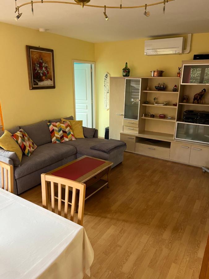 Logement Vic-Fezensac Exterior photo