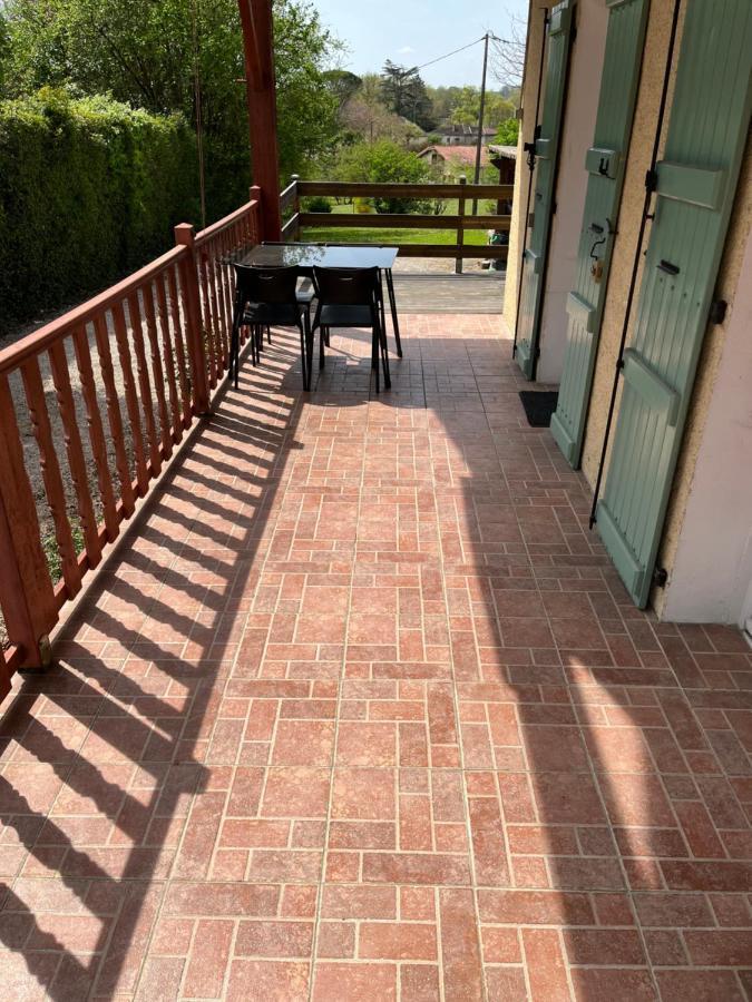 Logement Vic-Fezensac Exterior photo